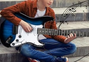 How to Hold a Guitar Correctly – A Step-by-Step Guide 3 how to hold a guitar correctly