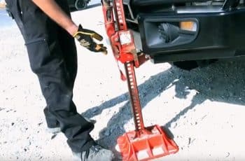 how to use a high lift jack